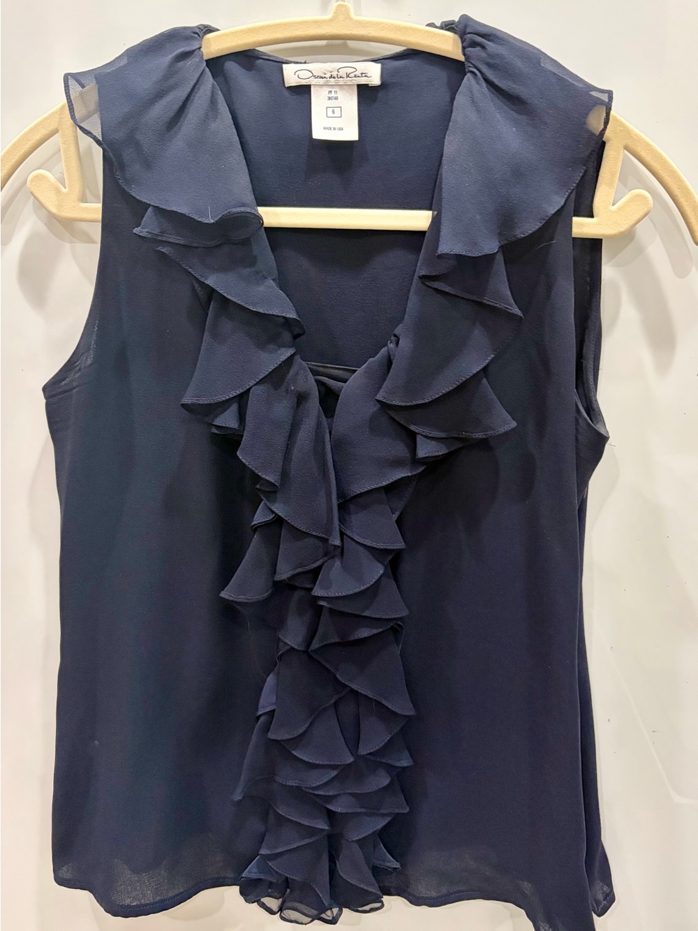 Oscar De La Renta Silk Navy Ruffle Sleeveless Blouse 6